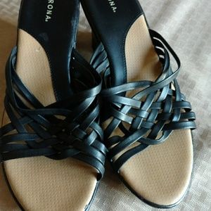 New black Sandals